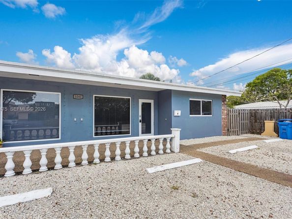 3241 NE 17th Ave, Oakland Park FL 33334