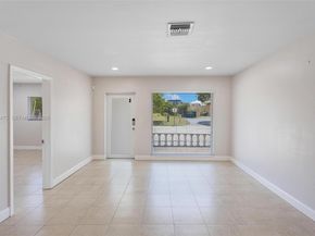 3241 NE 17th Ave, Oakland Park FL 33334