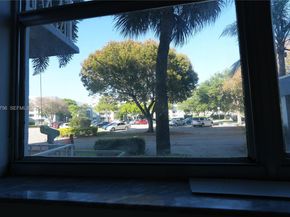 500 Executive Center Dr 1J, West Palm Beach FL 33401