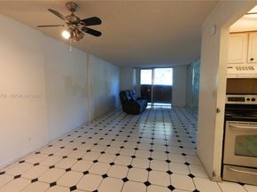 500 Executive Center Dr 1J, West Palm Beach FL 33401