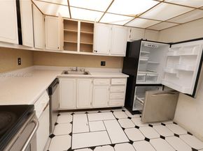 500 Executive Center Dr 1J, West Palm Beach FL 33401