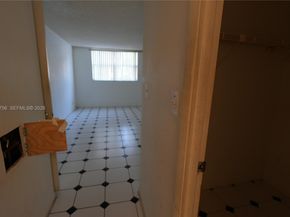500 Executive Center Dr 1J, West Palm Beach FL 33401