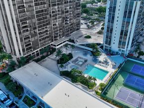 1901 Brickell Ave B2209, Miami FL 33129