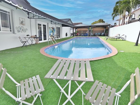 30 SW 136th Ave, Miami FL 33184