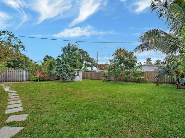 840 NW 39th St, Oakland Park FL 33309