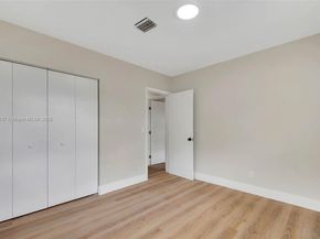 840 NW 39th St, Oakland Park FL 33309