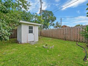 840 NW 39th St, Oakland Park FL 33309