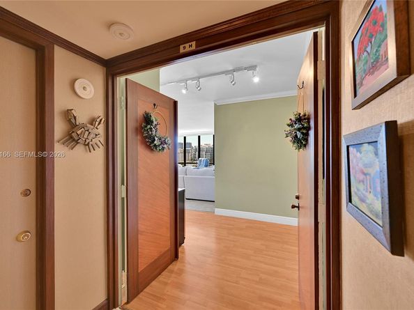 936 Intracoastal Dr 9H, Fort Lauderdale FL 33304