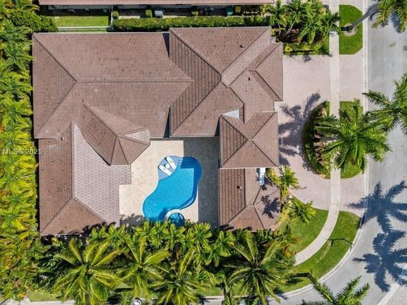 127 Swan Ave, Plantation FL 33324