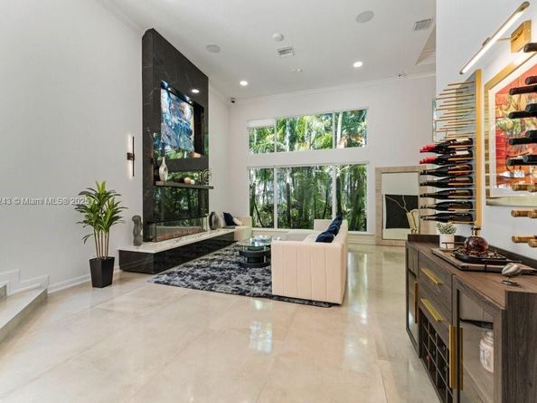 127 Swan Ave, Plantation FL 33324