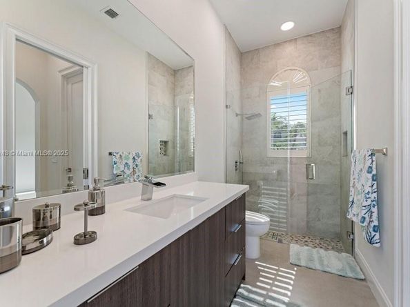 127 Swan Ave, Plantation FL 33324