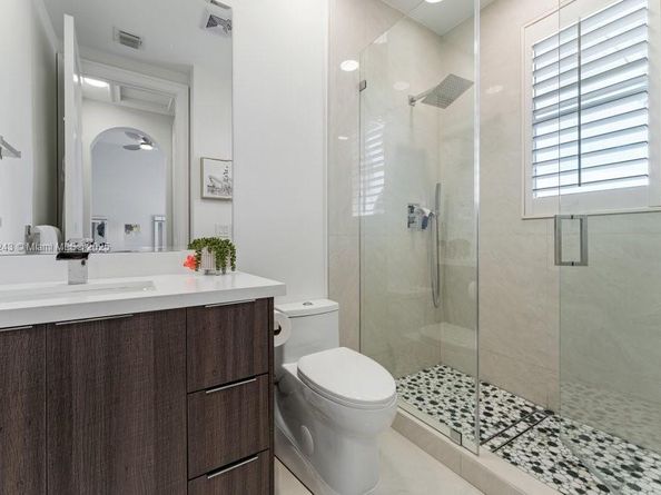 127 Swan Ave, Plantation FL 33324