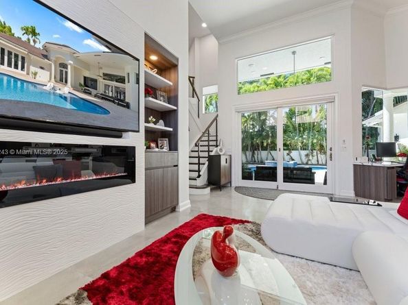 127 Swan Ave, Plantation FL 33324