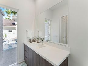 127 Swan Ave, Plantation FL 33324