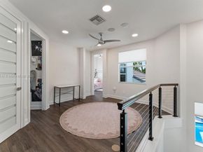 127 Swan Ave, Plantation FL 33324