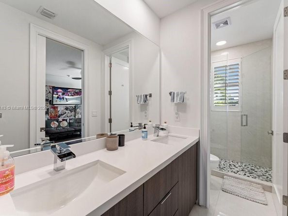 127 Swan Ave, Plantation FL 33324
