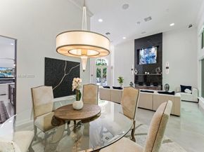 127 Swan Ave, Plantation FL 33324