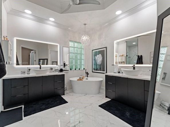 127 Swan Ave, Plantation FL 33324