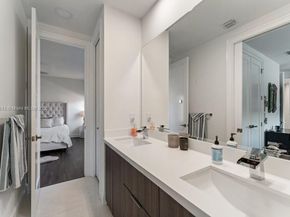 127 Swan Ave, Plantation FL 33324