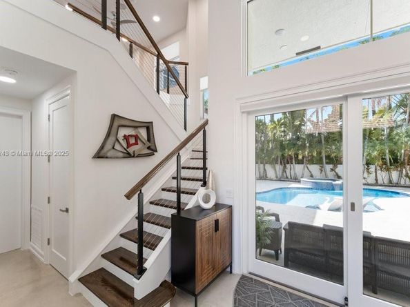 127 Swan Ave, Plantation FL 33324