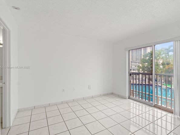 17051 NE 35th Ave 104, North Miami Beach FL 33160