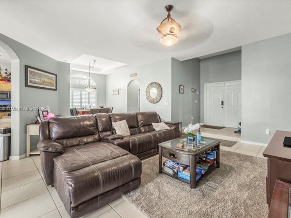 2813 Augusta Ln, Homestead FL 33035