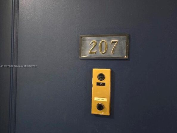 300 Diplomat Pkwy 207, Hallandale Beach FL 33009