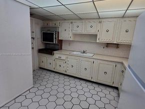 300 Diplomat Pkwy 207, Hallandale Beach FL 33009