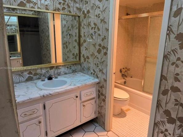 300 Diplomat Pkwy 207, Hallandale Beach FL 33009