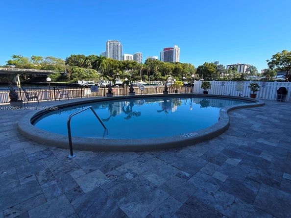 300 Diplomat Pkwy 207, Hallandale Beach FL 33009