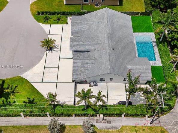 9701 SW 56th Ter, Miami FL 33173