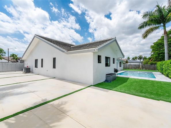 9701 SW 56th Ter, Miami FL 33173