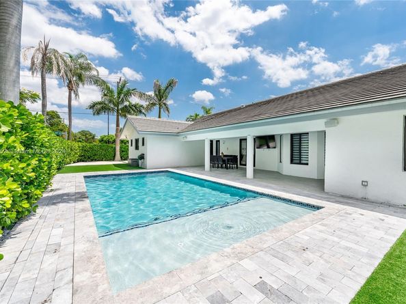 9701 SW 56th Ter, Miami FL 33173
