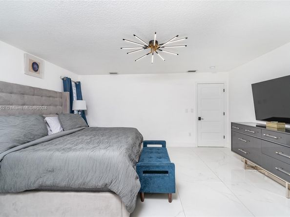 9701 SW 56th Ter, Miami FL 33173