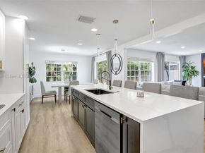 573 NW 135th Ter, Plantation FL 33325