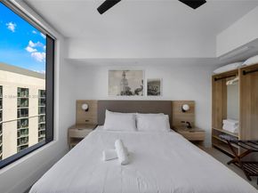 159 NE 6th St 4011, Miami FL 33132