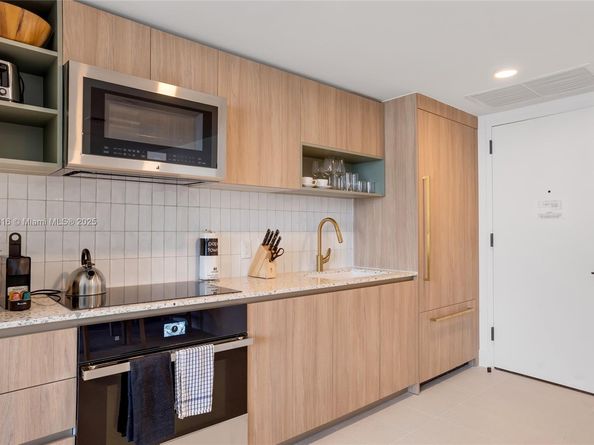 159 NE 6th St 4011, Miami FL 33132
