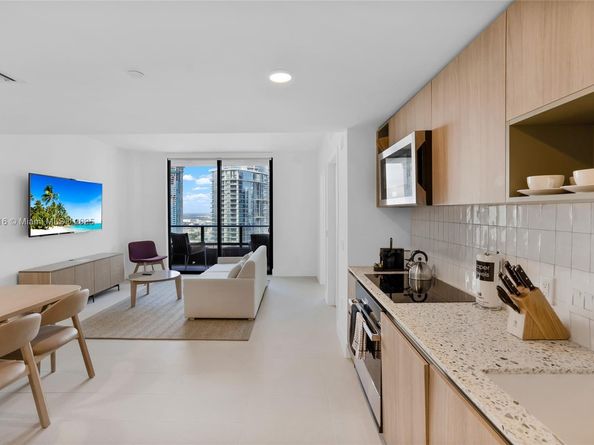 159 NE 6th St 4011, Miami FL 33132