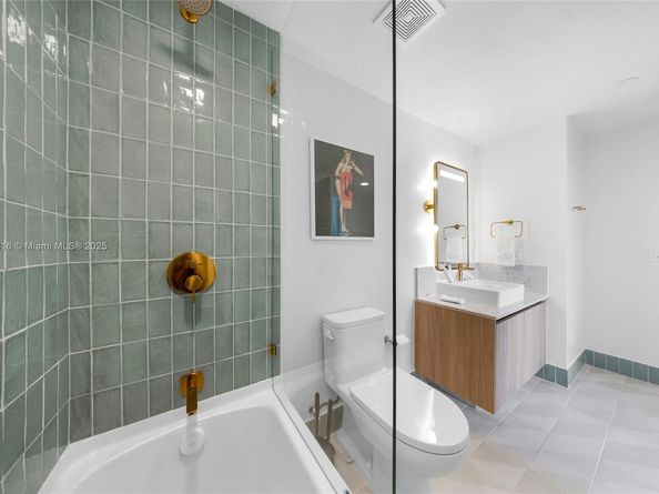 159 NE 6th St 4011, Miami FL 33132