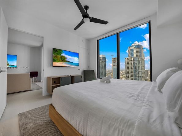 159 NE 6th St 4011, Miami FL 33132