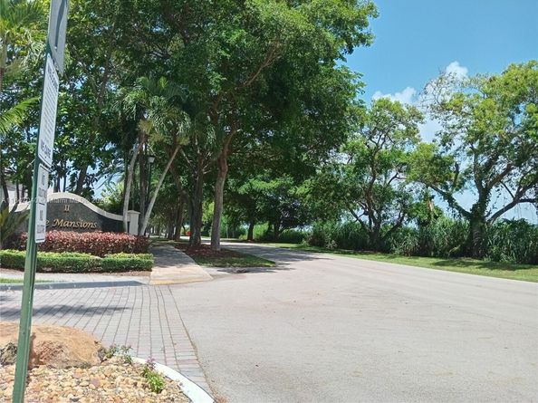 10331 SW 164th Ct, Miami FL 33196