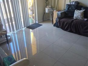 4801 NW 7 St 20916, Miami FL 33126