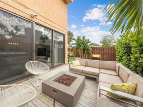700 SE 14th St J, Fort Lauderdale FL 33316