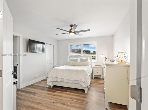 700 SE 14th St J, Fort Lauderdale FL 33316
