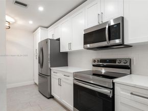 700 SE 14th St J, Fort Lauderdale FL 33316