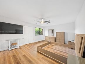 700 SE 14th St J, Fort Lauderdale FL 33316