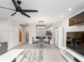 700 SE 14th St J, Fort Lauderdale FL 33316