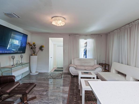 1711 NW 7th Pl, Fort Lauderdale FL 33311