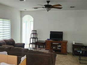 1035 NE 36th Ave, Homestead FL 33033
