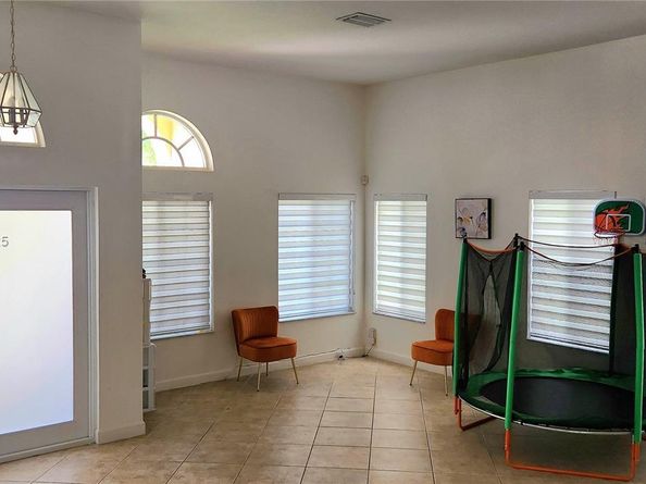 1035 NE 36th Ave, Homestead FL 33033